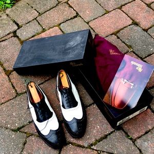 Allen Edmonds black and white broadstre oxfords